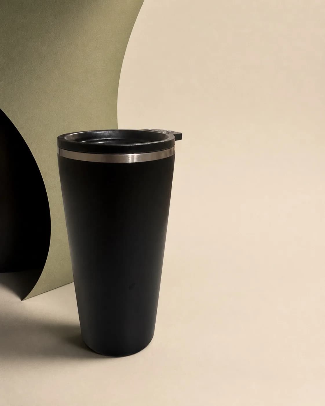 A polished e-commerce listing image of the same black insulated tumbler